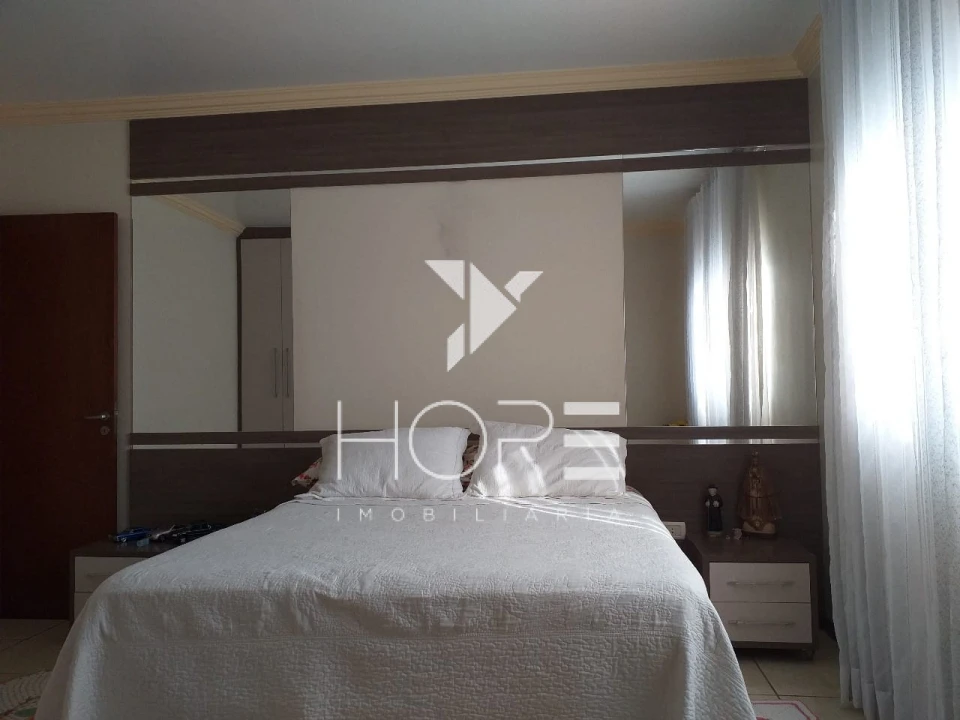 Casa à venda – 3 quartos – Jardim Monte Castelo II – Cambé/PR