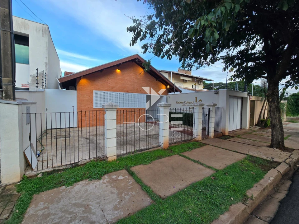 Imagens do imóveis Casa assobradada residencial/comercial à venda - 360 m² - com 3 quartos – 4 banheiros - 1 Vaga - Jardim Quebec – Londrina/PR