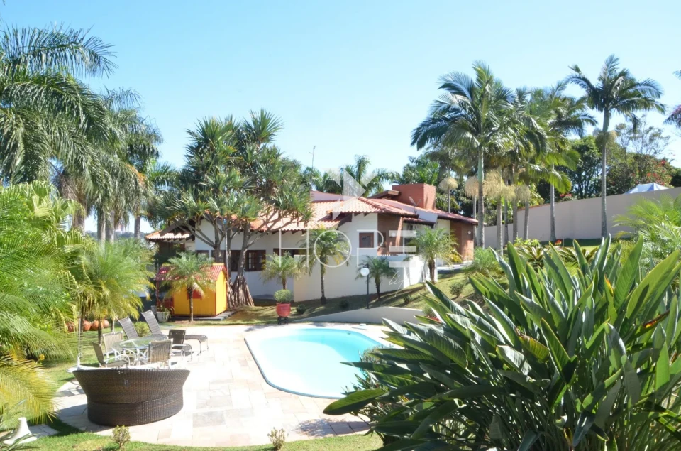 Imagens do imóveis Casa de Alto Padrão com 3 Suítes em Condomínio Fechado – Terreno de 5.000m² com Piscina Aquecida e Espaço Gourmet – Rolândia/PR