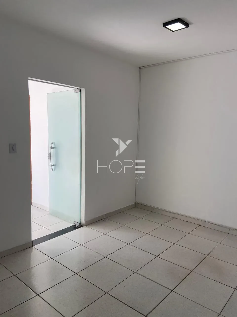 Barracão comercial para venda e locação com 650m² - terreno com 784m² - Bairro Andes - Londrina PR