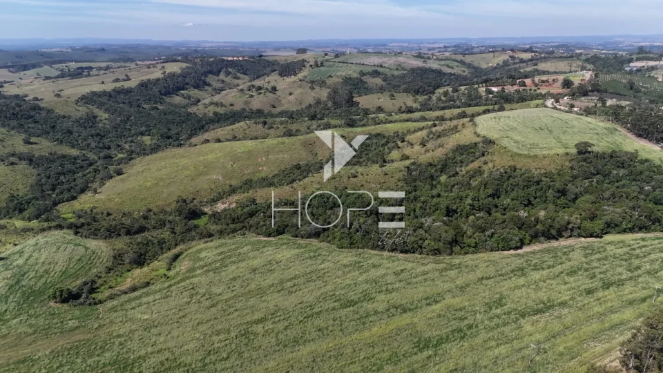 Imagens do imóveis Fazenda à venda com 48.25 alqueires - agricultura e pastagem - frente para o asfalto - São Miguel Arcanjo SP