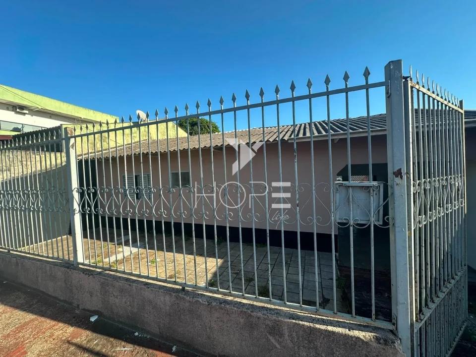 Imagens do imóveis Casa à venda com 3 quartos e amplo quintal no Jardim Novo Bandeirantes – Cambé/Pr.