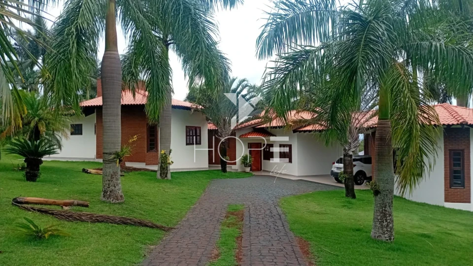 Imagens do imóveis Casa de Alto Padrão com 3 Suítes em Condomínio Fechado – Terreno de 5.000m² com Piscina Aquecida e Espaço Gourmet – Rolândia/PR