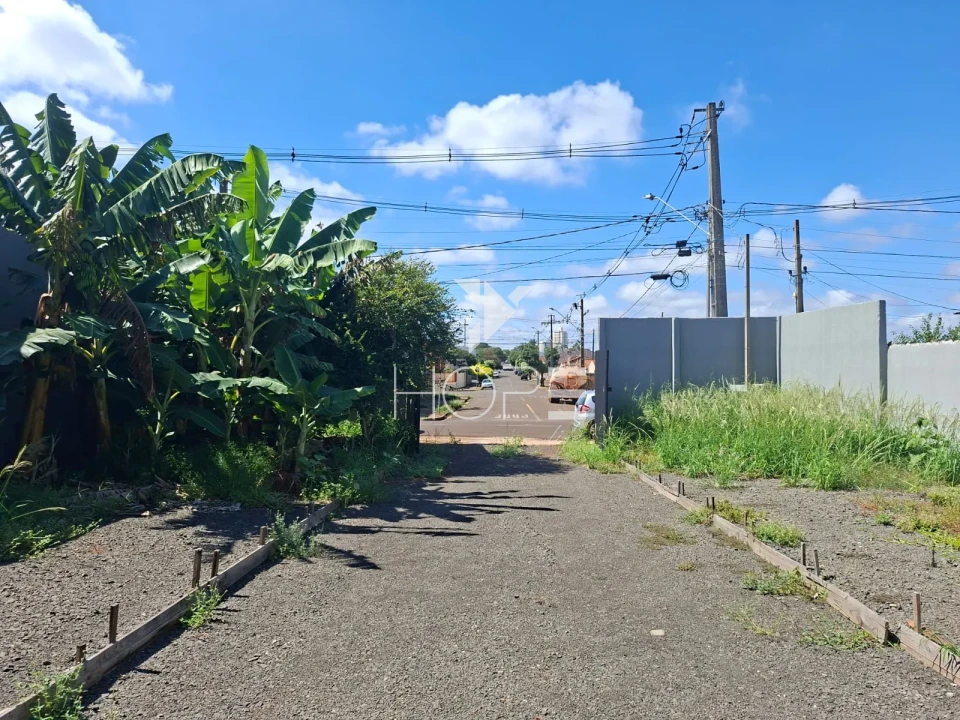 Imagens do imóveis Barracão à venda e locação com 750 m² + mezanino - pé direito 6 m - próximo Av Tiradentes - Bandeirantes - Londrina PR
