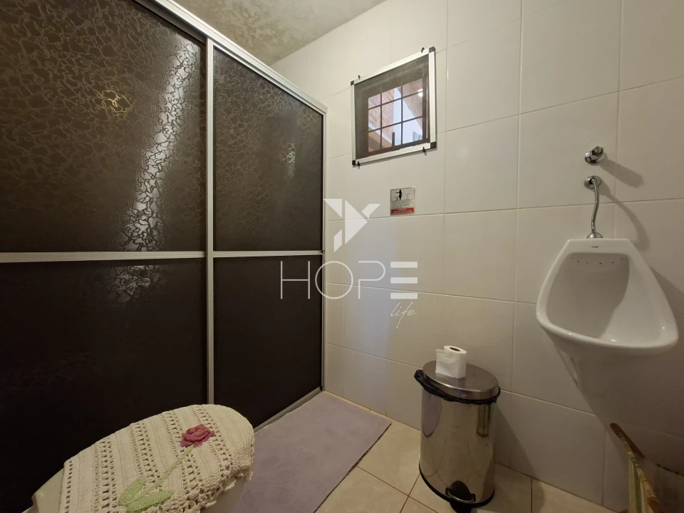 Imagens do imóveis Chácara molhada à venda com 30.492 m² - 3 casas - piscina - acesso direto ao rio - Alvorada do Sul PR