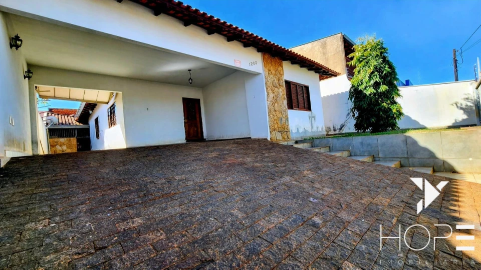 Imagens do imóveis Casa Térrea à Venda – 2 Quartos (1 Suíte) – 170m² – Jardim Califórnia – Londrina