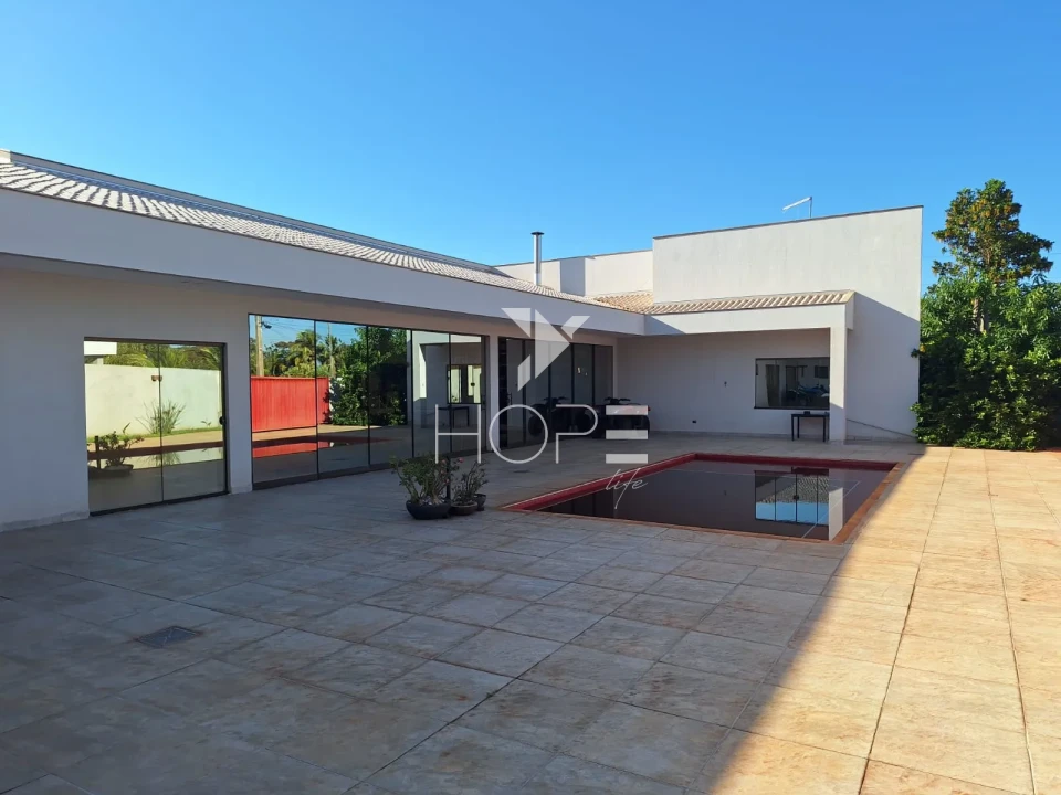 Imagens do imóveis Condomínio Riviera do Poente - chácara à venda com 1.000m² - 4 suítes - 6 vagas - piscina - vista para represa - Alvorada do Sul PR
