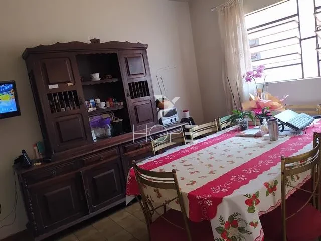 Imagens do imóveis Casa à venda com 250 m² - 3 quartos - 2 vagas - edícula - próximo ao Hospital Evangélico - Jardim Londrilar - Londrina PR