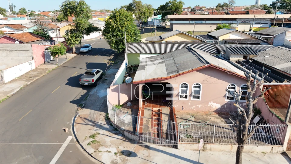 Imagens do imóveis Casa à venda com 130m² - 5 quartos - 2 banheiros - 2 vagas - à Av Saul Elkind - Zona Norte - Londrina PR