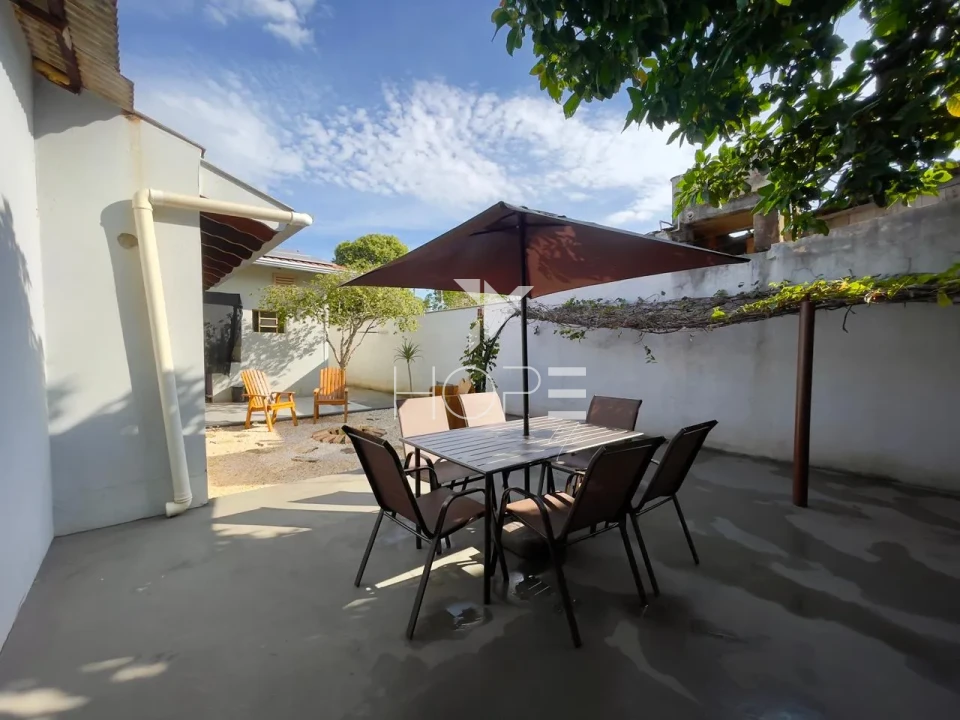 Imagens do imóveis Casa à Venda – 187m² – 3 Quartos (1 Suíte) – Franca – Zona Leste – Londrina/PR