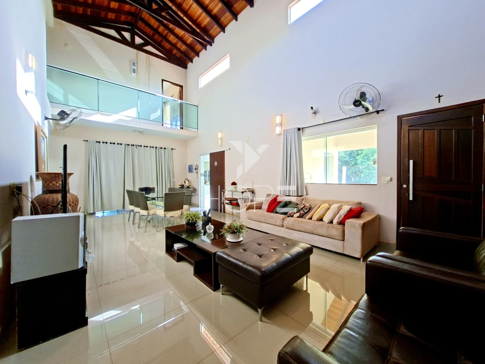 Imagens do imóveis Condomínio Riviera do Poente - chácara molhada à venda com 2.277 m² - 4 suítes - piscina - sauna - Alvorada do Sul PR