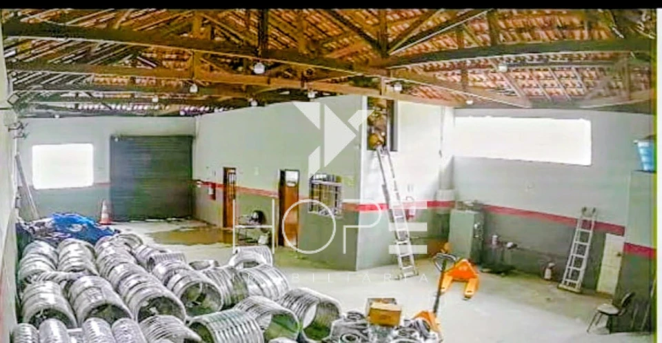 Barracão Comercial para Locação – 302 m² – Via Láctea – Londrina/PR