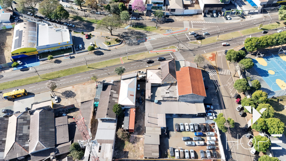Imagens do imóveis Invista em Localização : Amplo espaço Comercial de 2.000 m² para Demolição ou Novo Projeto