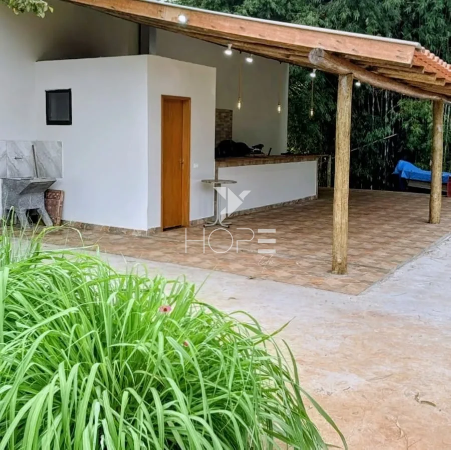 Imagens do imóveis Chácara à Venda no Condomínio Santa Rhut – 300m² Construídos – 3 Quartos (1 Suíte) – Sertanópolis/PR