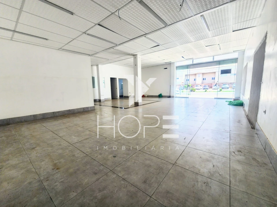 Sala Comercial à Venda – 470 m² – Av. Madre Leônia Milito – Londrina PR