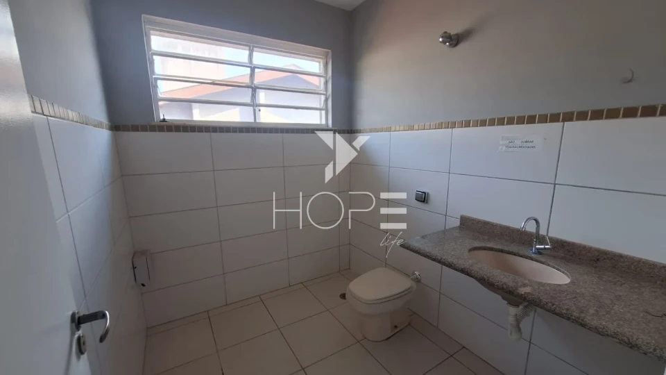 Imagens do imóveis Casa comercial para locação com 350m² - 6 salas - 5 vagas - próximo ao Hospital Evangélico - Lago Parque - Londrina PR
