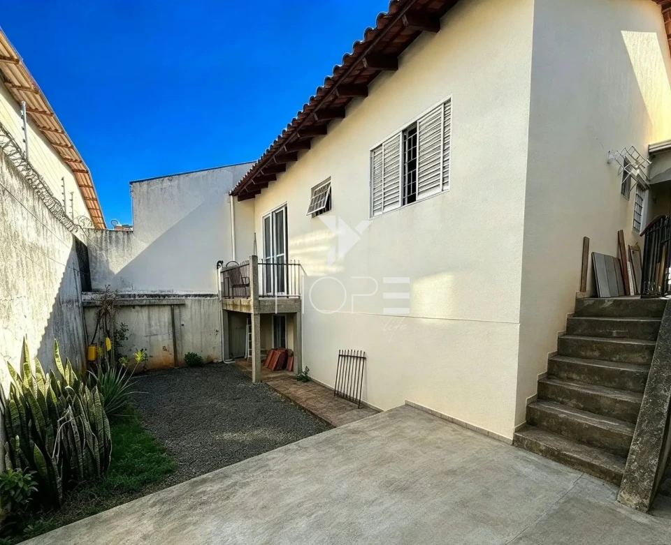 Imagens do imóveis Casa em Condomínio à Venda – 135m² – 3 Quartos (1 Suíte) – Portal dos Bandeirantes – Zona Oeste – Londrina/PR
