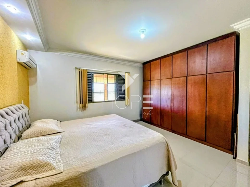 Imagens do imóveis Chácara à venda com 10.278 m² - 3 quartos - 2 banheiros - Rodovia Engenheiro Ângelo Lopes - Ibiporã PR