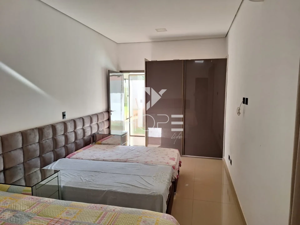 Imagens do imóveis Condomínio Riviera do Poente - chácara à venda com 1.000m² - 4 suítes - 6 vagas - piscina - vista para represa - Alvorada do Sul PR