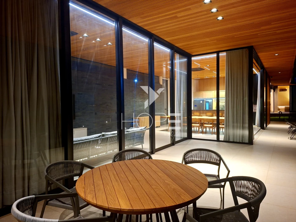 Imagens do imóveis Condomínio Porto das Águas - Chácara de alto Padrão à venda com 1.247 m² - 4 suítes - 5 banheiros - piscina - Porecatu PR