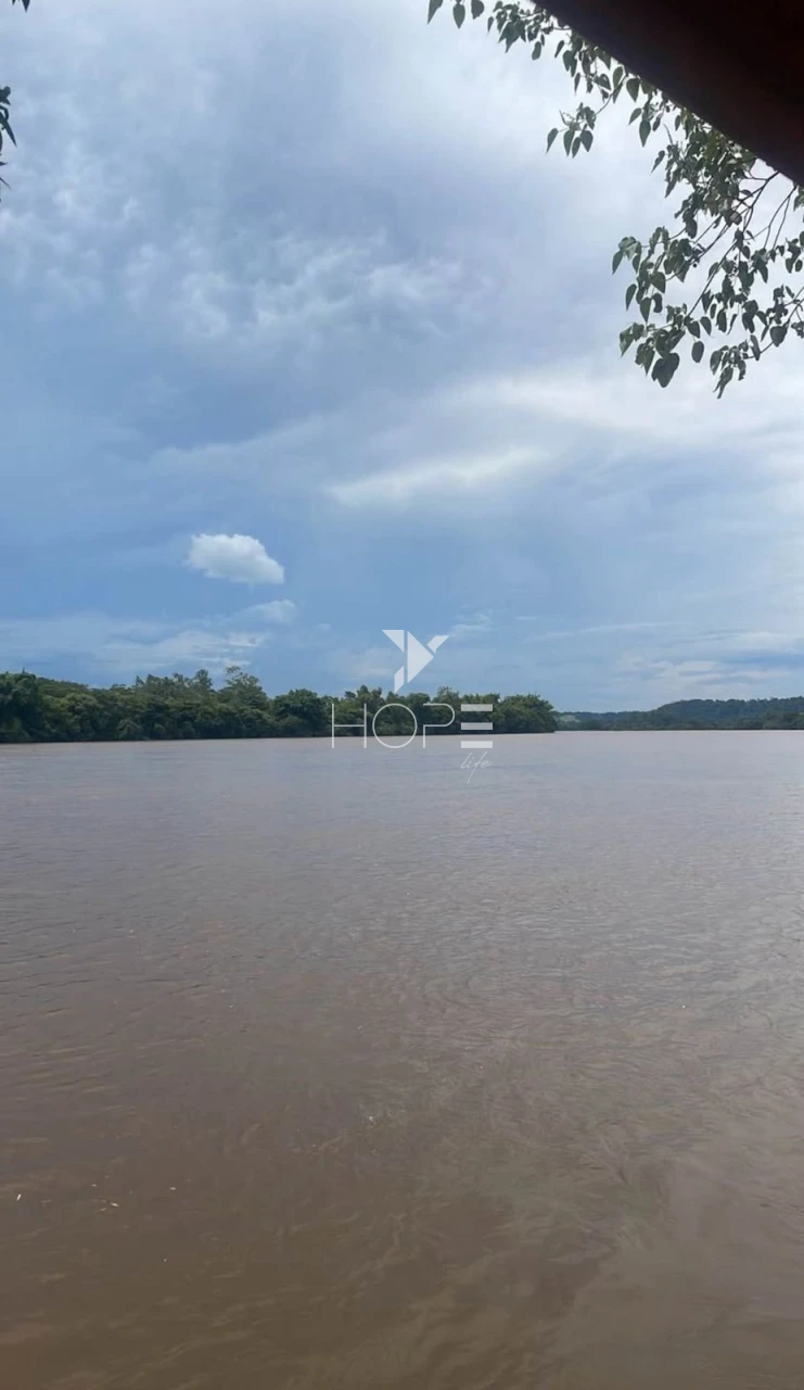 Imagens do imóveis Terreno à venda na beira do Rio Tibagi com 4.250 m² – Jataizinho/PR