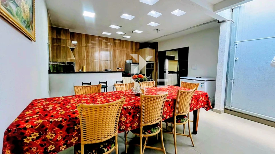 Imagens do imóveis Casa à venda com 250 m² - 3 quartos sendo 2 suítes - 4 vagas - espaço gourmet - Conjunto do Café - Zona Norte - Londrina PR
