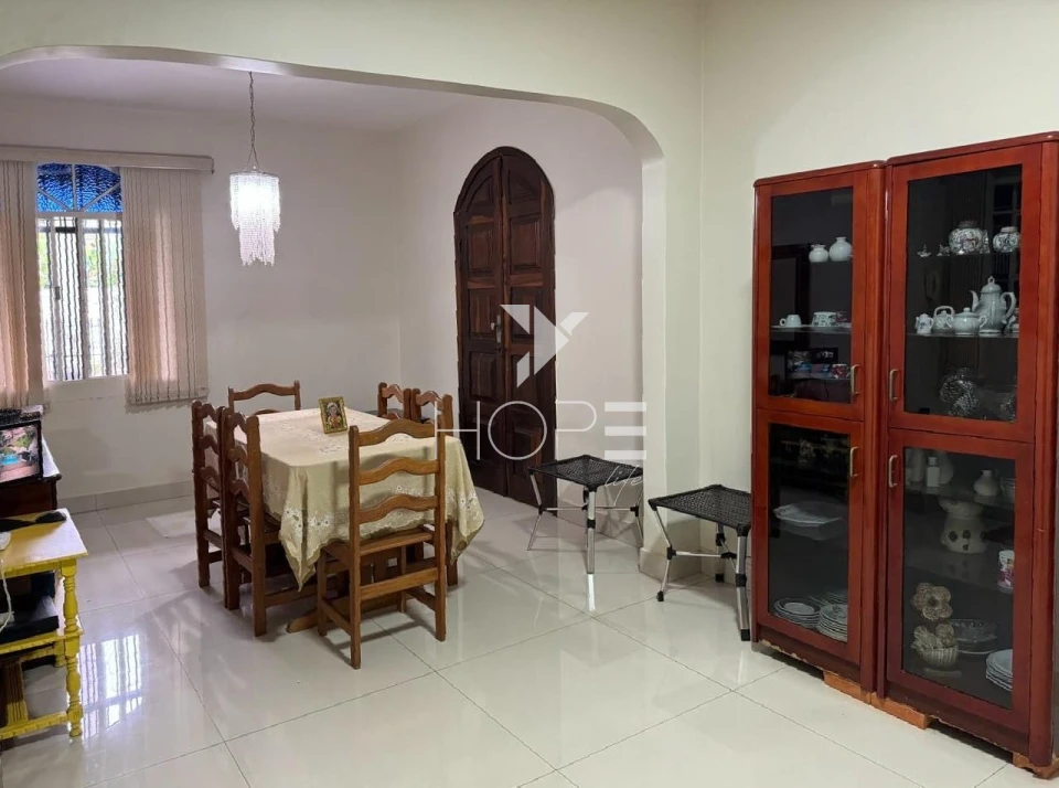 Imagens do imóveis Casa à venda com 400 m² - 3 quartos - suíte - piscina - 4 vagas - Zona Oeste - Jardim Shangri-lá - Londrina PR