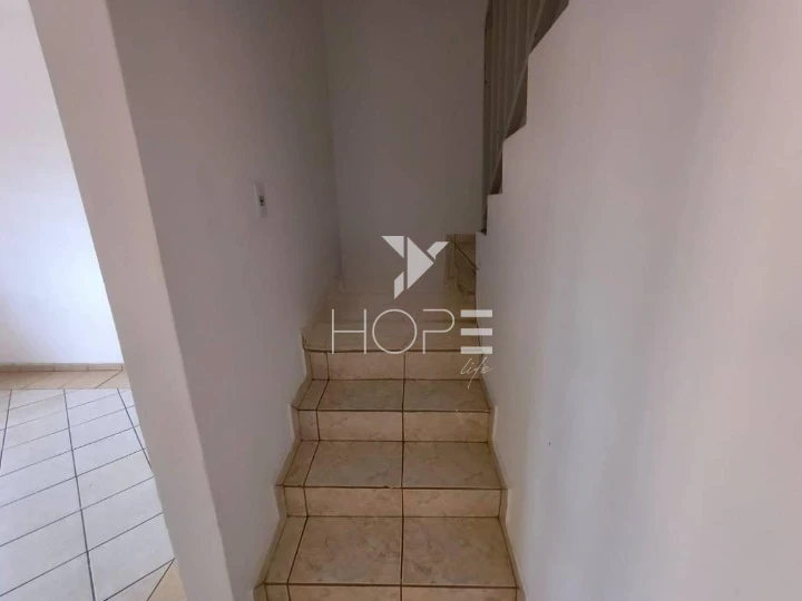 Imagens do imóveis Sobrado para Alugar no Sabará I em Londrina – 3 Quartos (1 Suíte) – Próximo à Av. Arthur Thomas - R$ 2.290,00