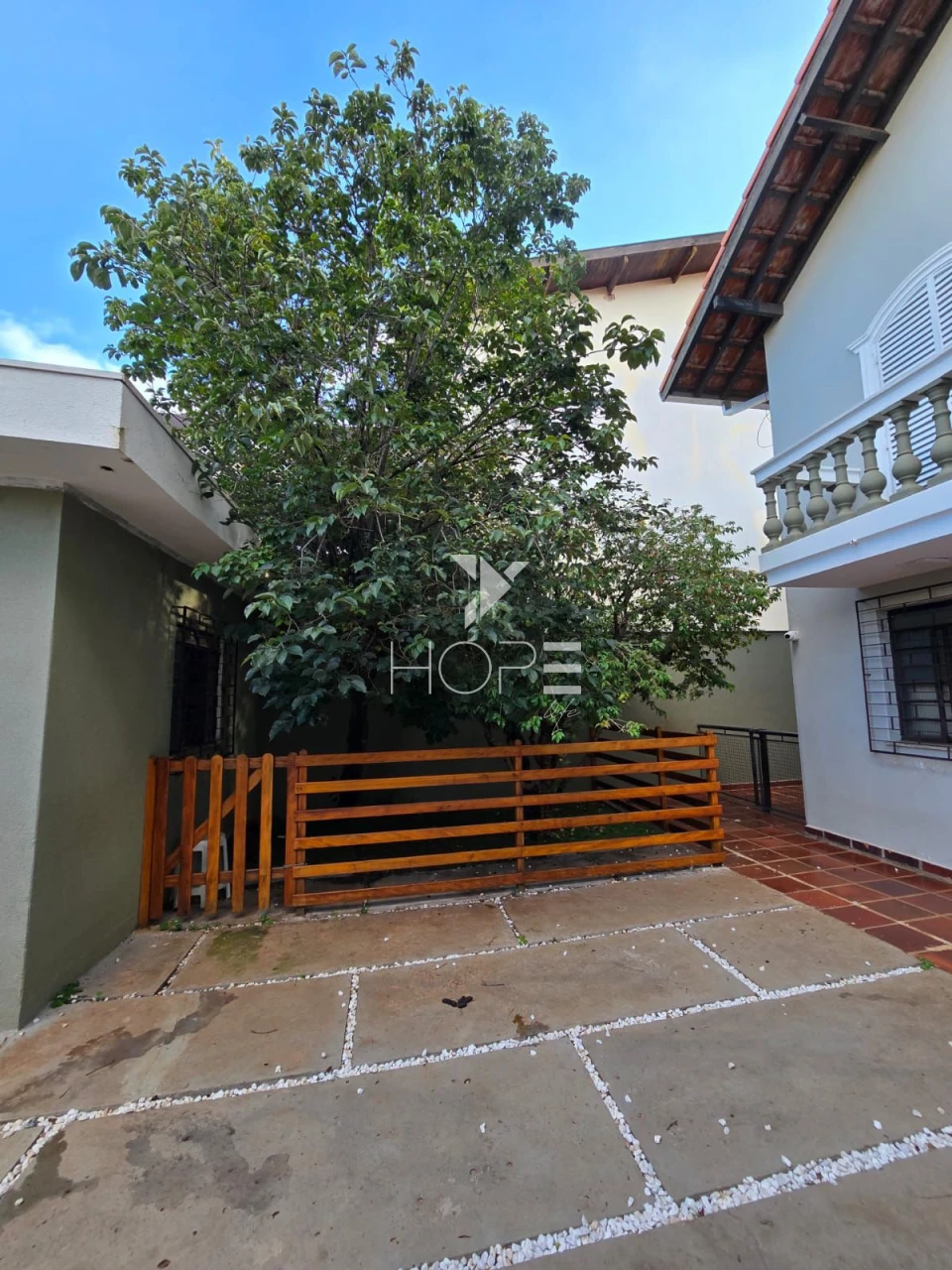 Imagens do imóveis Casa assobradada residencial/comercial à venda - 360 m² - com 3 quartos – 4 banheiros - 1 Vaga - Jardim Quebec – Londrina/PR