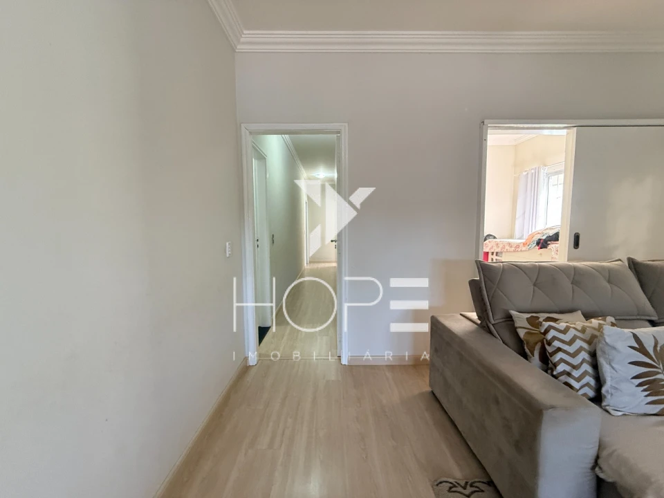 Casa à venda – 3 quartos – 180 m² – Jardim Brasília – Londrina/PR