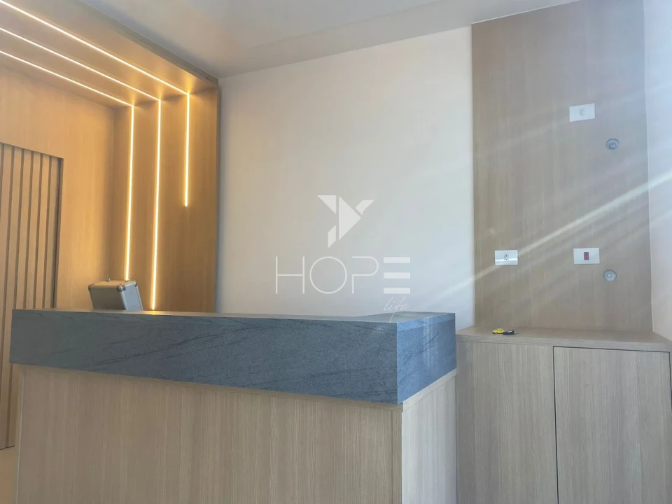 Ponto comercial reformado à venda com 244m² - estrutura para clínica - 5 salas - 3 vagas - Jardim Londrilar - Londrina PR