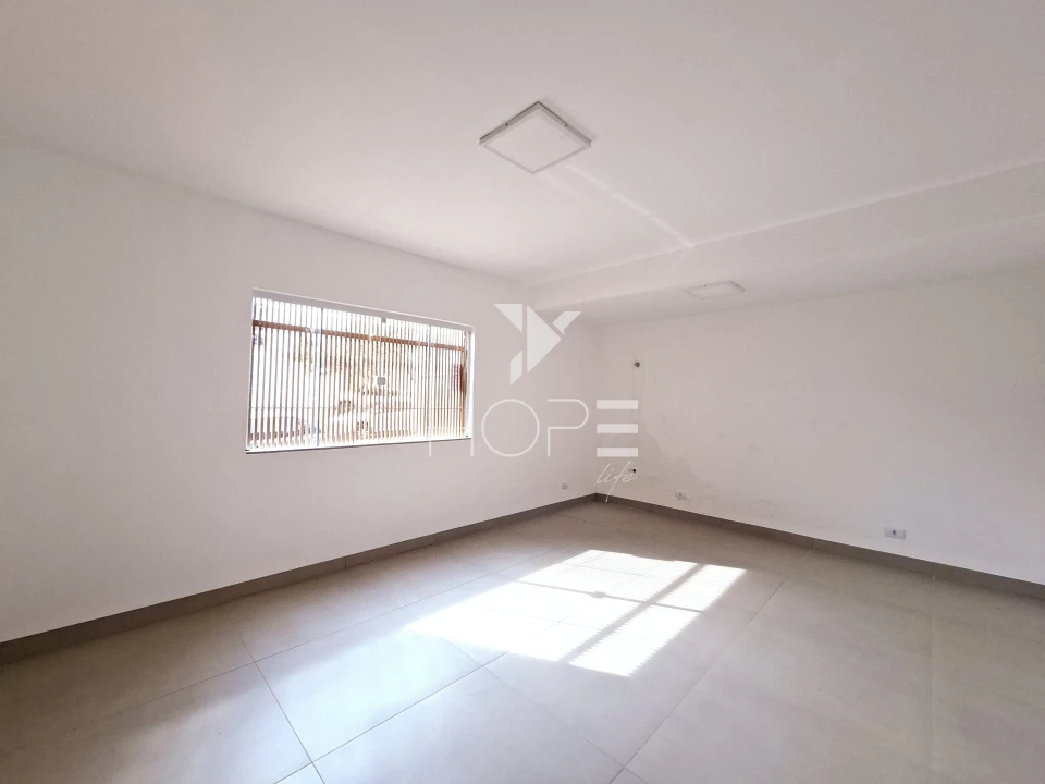 Ponto comercial reformado à venda com 244m² - estrutura para clínica - 5 salas - 3 vagas - Jardim Londrilar - Londrina PR