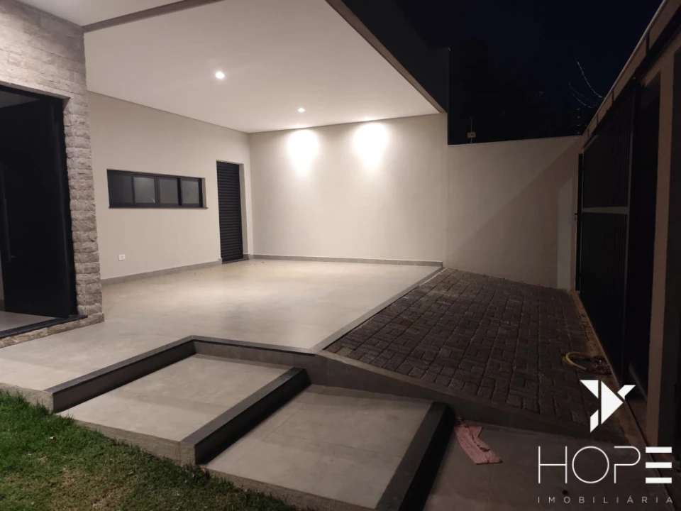 Casa térrea à venda – 250m² – Loteamento Chamonix – Zona Leste – Londrina/PR