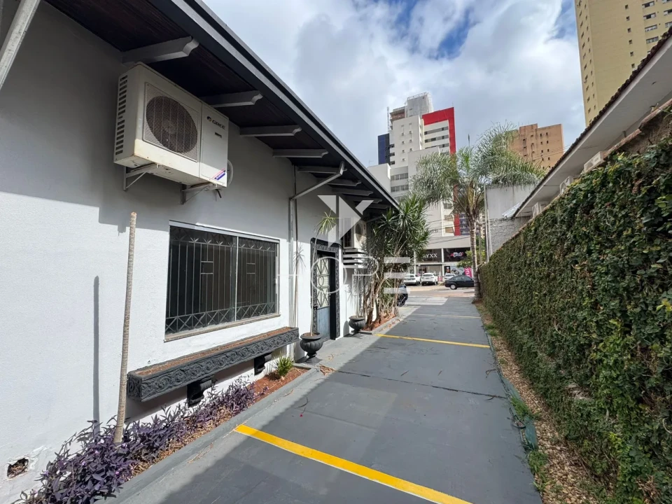 Imagens do imóveis Casa comercial com 260 m² - 6 vagas para clientes - edícula - Londrina PR