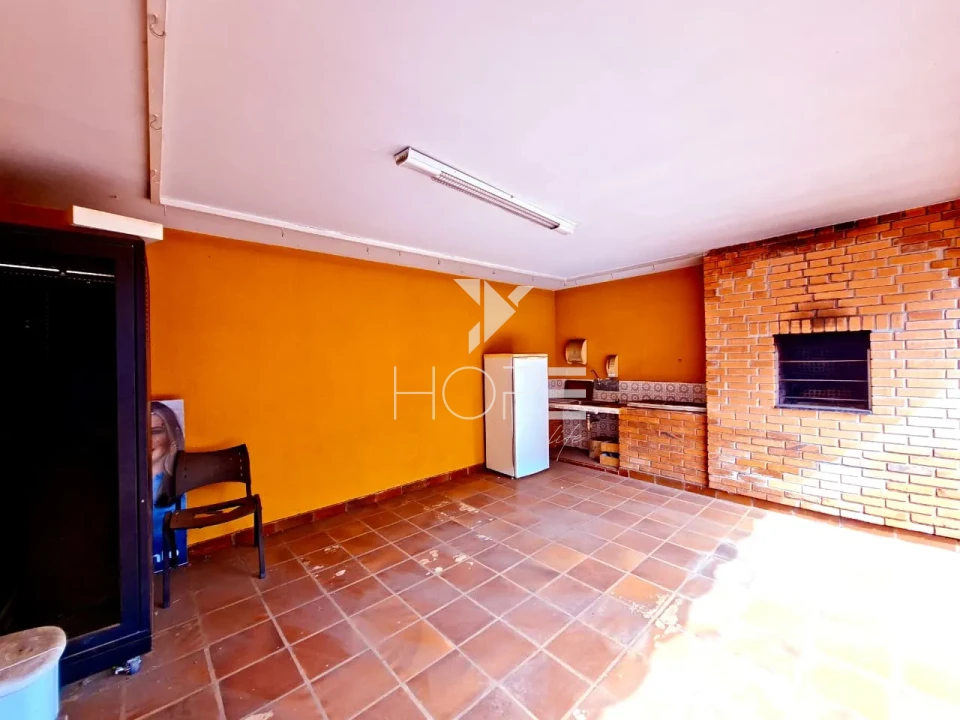 Imagens do imóveis Casa comercial à venda com 438 m² - próxima à Av. Higienópolis e Av. JK - Centro - Londrina PR