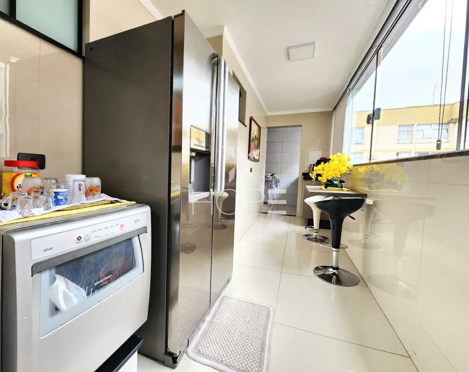 Condomínio Castelo Branco - apartamento à venda com 100m² - 3 quartos - 2 banheiros - 1 vaga - Jardim Bela Itália - Cambé PR