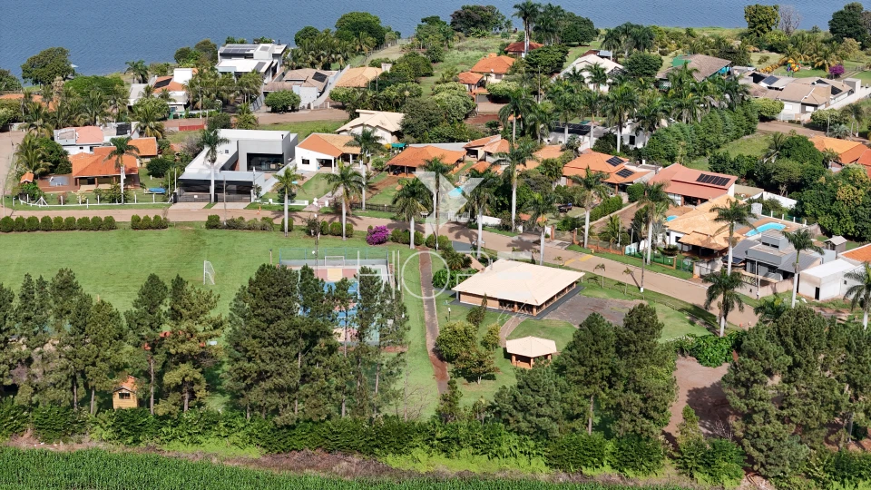 Imagens do imóveis Condomínio Riviera do Poente - chácara à venda com 1.300 m² - 2 quartos - 1 suíte - 4 vagas -  piscina - Alvorada do Sul PR