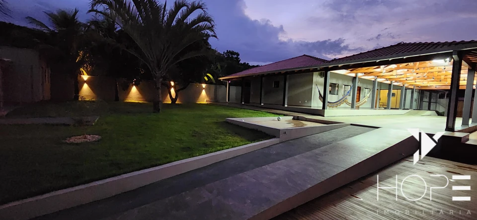 Chácara de Alto Padrão na Estrada do Limoeiro – 1.919 m² de Conforto e Natureza