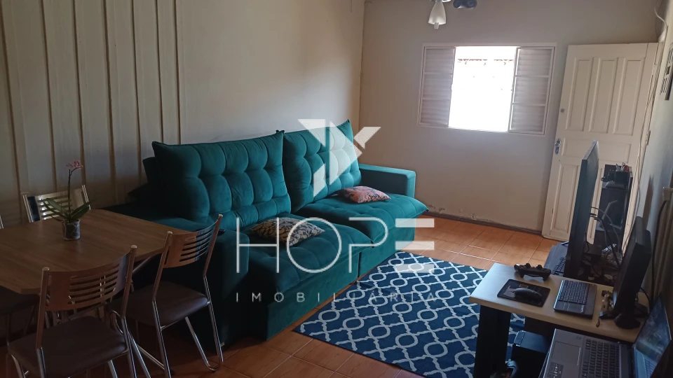 Casa à venda no bairro Santos Dumont com 3 quartos – Região Leste de Londrina/PR