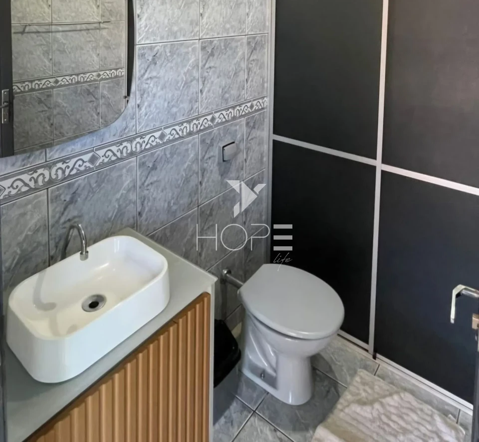 Imagens do imóveis Chácara molhada à venda com 1.872 m² - piscina e churrasqueira - próxima ao lago - Alvorada do Sul PR