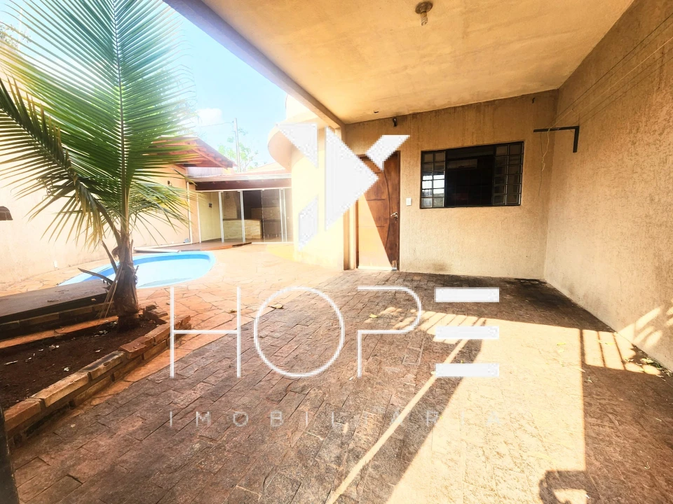 CASA  DE 150 m² A VENDA NA AVENIDA  DAS NACOES