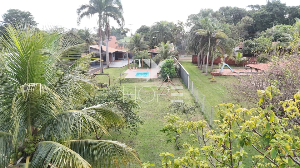 Imagens do imóveis Chácara molhada à venda com 1.872 m² - 1 quarto - piscina - salão de festas - Alvorada do Sul PR