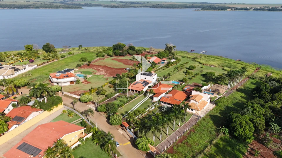 Imagens do imóveis Condomínio Riviera do Poente - chácara molhada à venda com 2.277 m² - 4 suítes - piscina - sauna - Alvorada do Sul PR