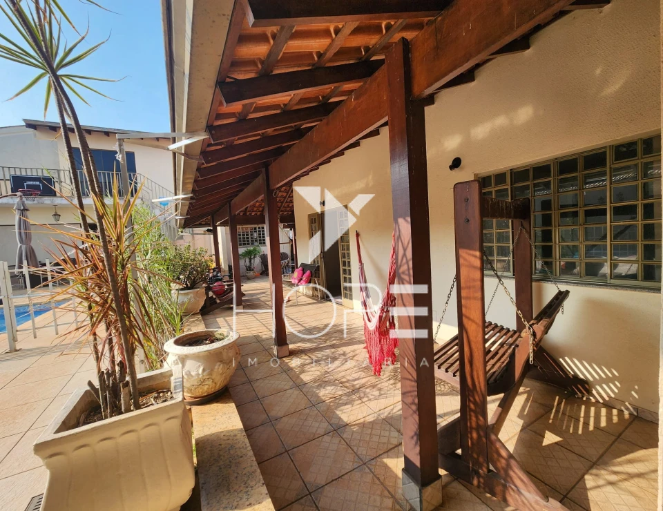 Sobrado à Venda 5 Quartos – Bairro Coliseu – Zona Norte Londrina PR