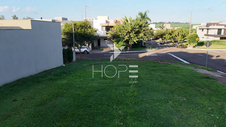 Imagens do imóveis Terreno de esquina à Venda – 282m² – Condomínio Bella Vitta – Lindóia – Zona Leste – Londrina/PR