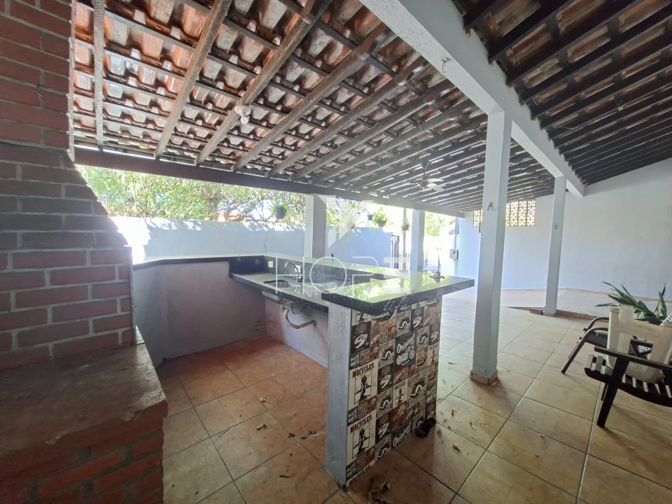 Imagens do imóveis Casa à venda ou LOCAÇÃO na Zona Leste de Londrina | 3 quartos, 1 suíte, 155m² e área de lazer com churrasqueira