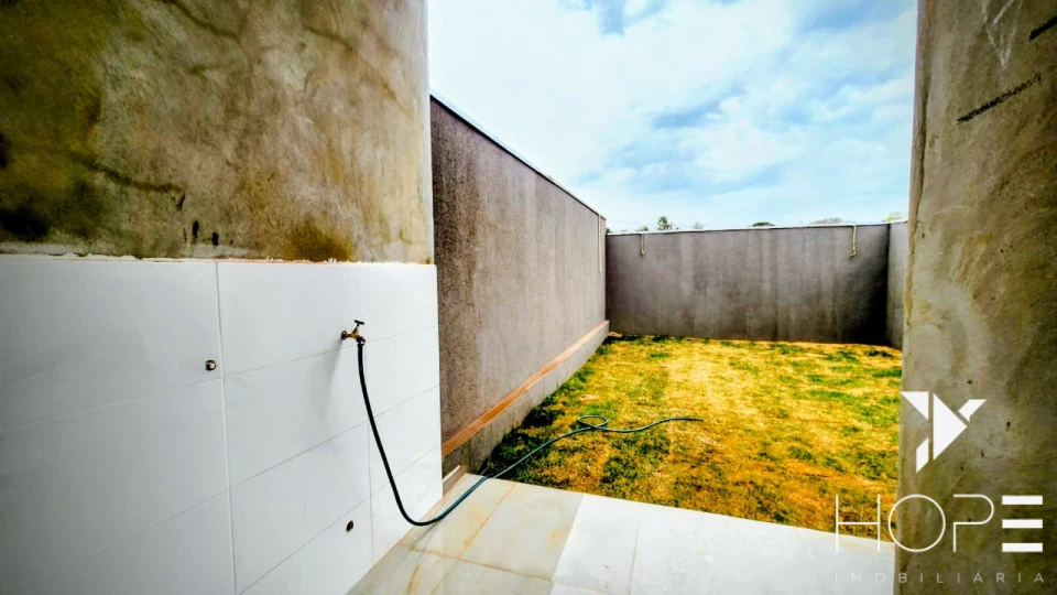 Imagens do imóveis Casa geminada para venda – 2 Quartos – 60m² – Jardim Padovani – Londrina/PR