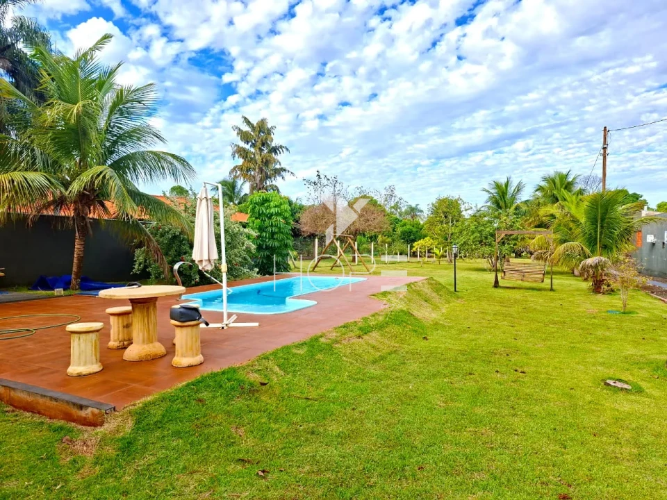 Imagens do imóveis Chácara molhada à venda com 1.872 m² - 1 quarto - piscina - salão de festas - Alvorada do Sul PR