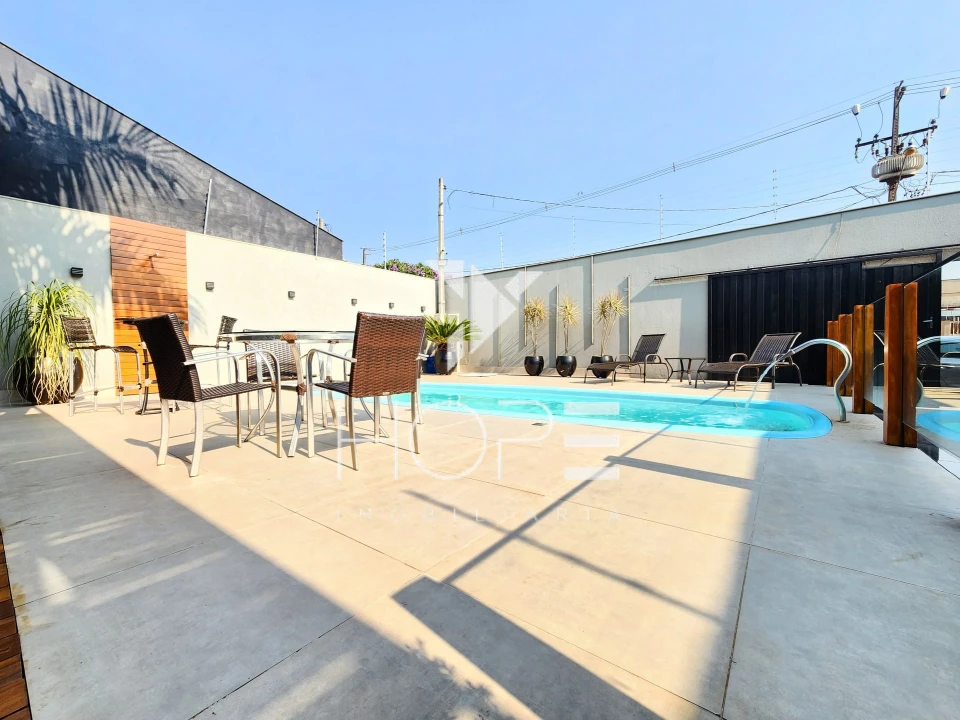 Imagens do imóveis Imóvel Comercial de Alto Padrão com Piscina e Espaço Gourmet à Venda em Cambé – Jardim do Café