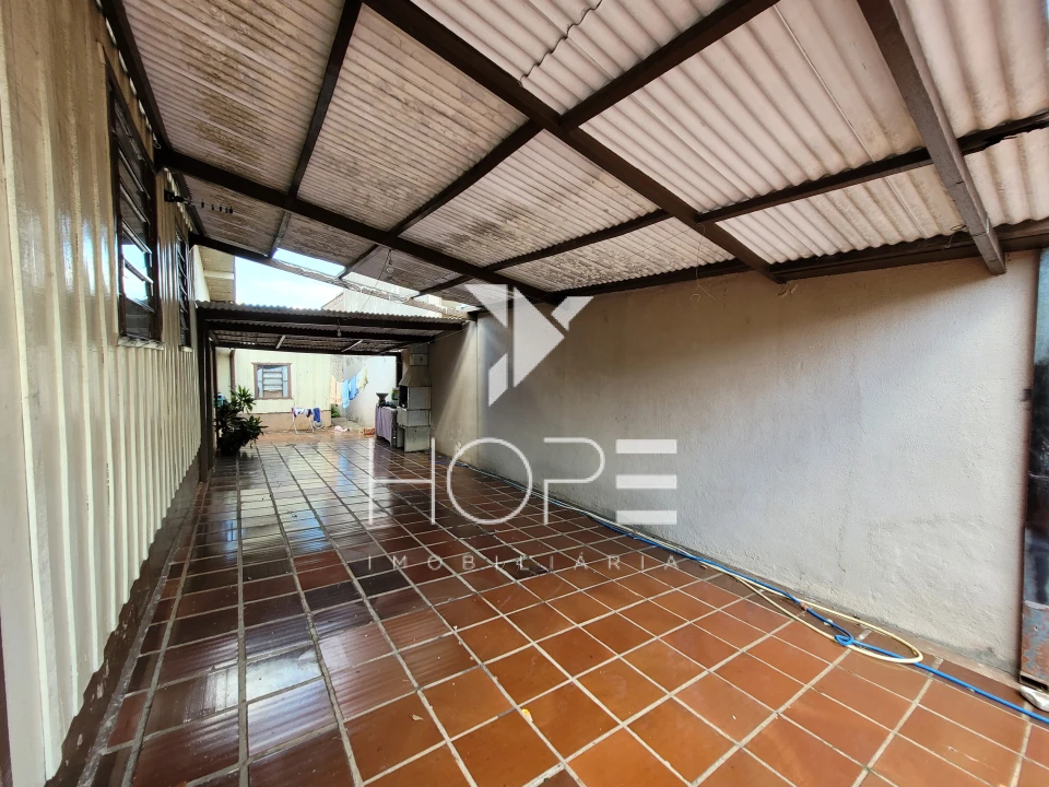 Imagens do imóveis Casa de Madeira 3 Quartos com Edícula à Venda na Zona Oeste de Londrina – Bairro Quebec